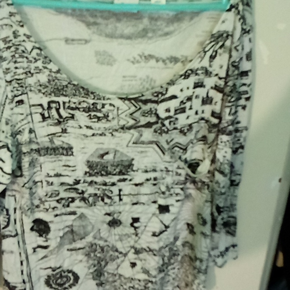 Long sleeve half shoulder shirt
